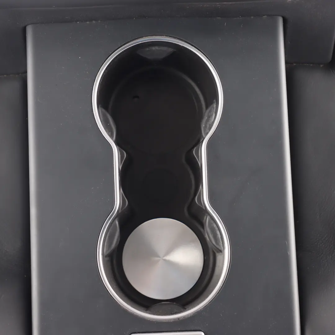 Armrest Centre Storage Tray Leather Ebony Black to Range Rover L405 Rear Seat with Part number LR048913 Range Rover L405 Rear Seat Armrest Centre Storage Tray Leather Ebony Black - SKU LR048913 - Part number LR048913