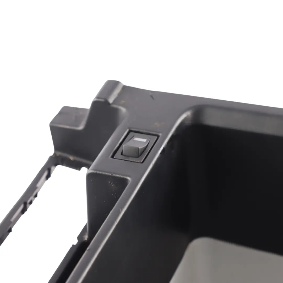 Centre Console Refrigerator Fridge Coolbox to Range Rover L405 Rear with Part number LR050997 Range Rover L405 Rear Centre Console Refrigerator Fridge Coolbox - SKU LR050997 - Part number LR050997