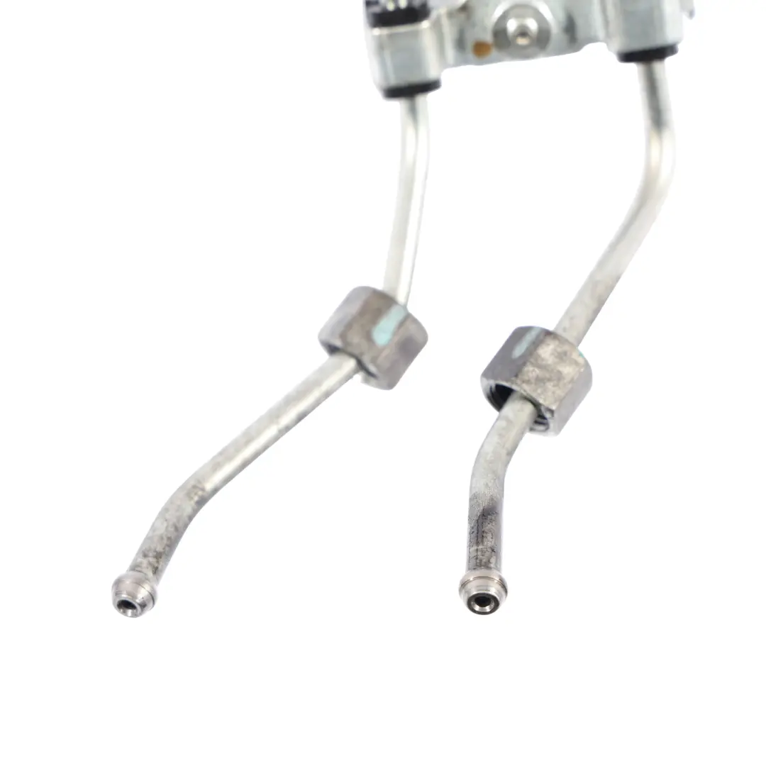 Autobiography L405 Juego Tubos Suministro Combustible para Range Rover con número de pieza LR052502 Range Rover Autobiography L405 Juego Tubos Suministro Combustible - SKU LR052502 - Número de pieza LR052502