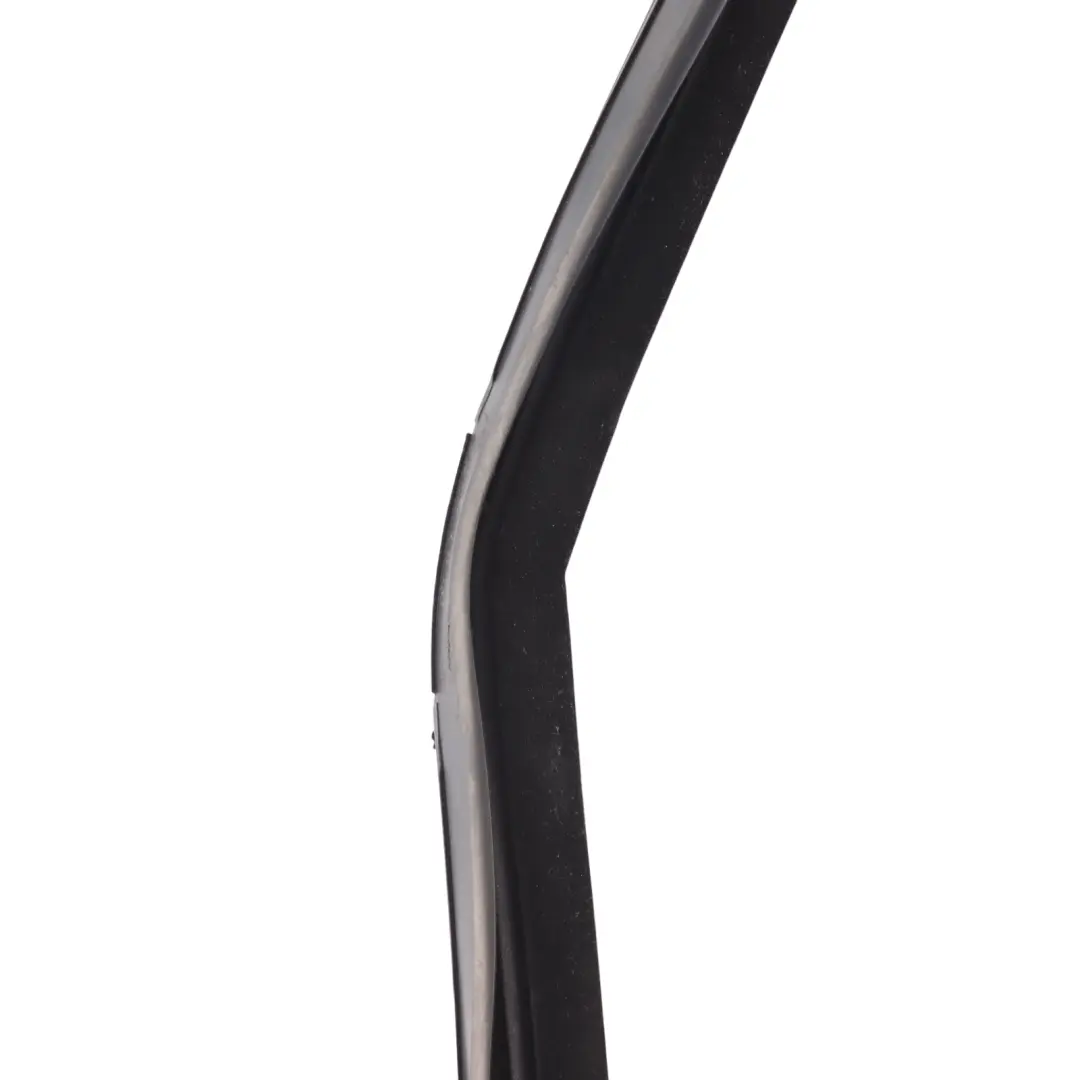 Junta Moldura Trasera Superior Derecha para Land Rover Discovery Sport con número de pieza LR058559 Land Rover Discovery Sport Junta Moldura Trasera Superior Derecha - SKU LR058559 - Número de pieza LR058559