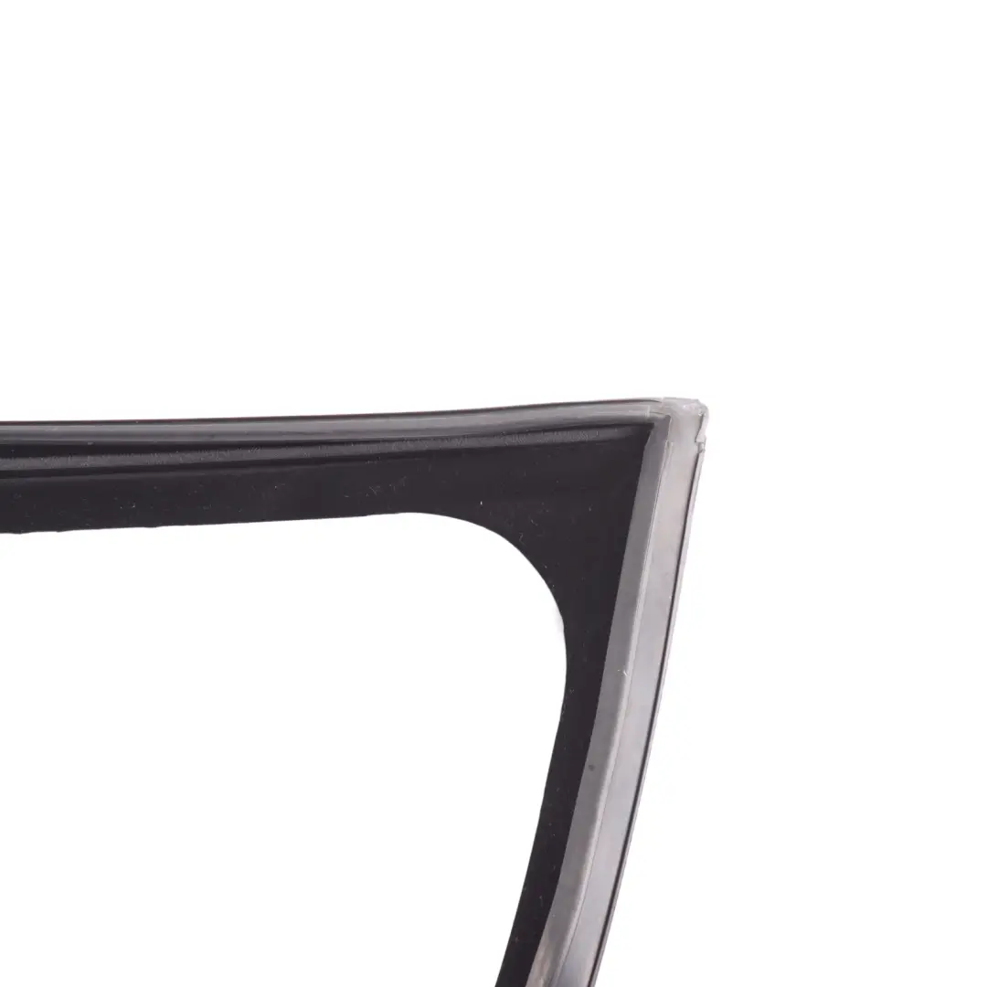 Joint Étanchéité Vitre Porte Arrière Gauche pour Land Rover Discovery L550 à propos du numéro de pièce LR058560 Land Rover Discovery L550 Joint Étanchéité Vitre Porte Arrière Gauche - SKU LR058560 - Numéro de pièce LR058560