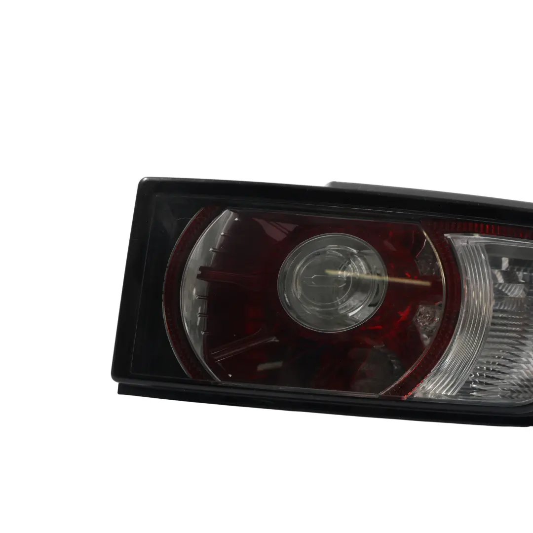 Luz Trasera Derecha para Land Rover Range Rover Evoque L538 con número de pieza LR058816 Land Rover Range Rover Evoque L538 Luz Trasera Derecha - SKU LR058816 - Número de pieza LR058816