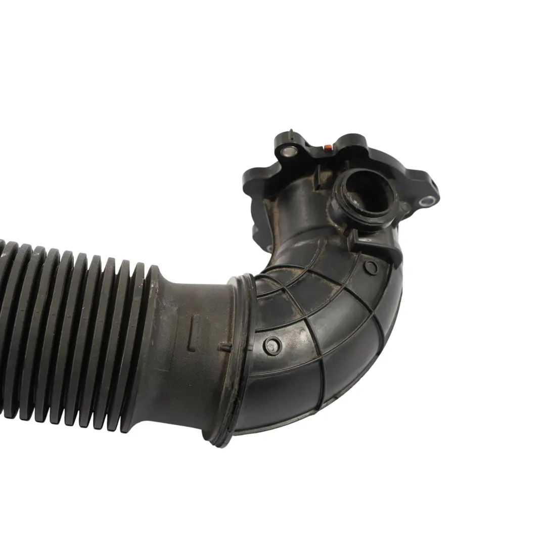 Przewód Rura Dolot Intercooler GJ329F876AB do Land Rover Discovery Sport L550 o numerze LR072119 Land Rover Discovery Sport L550 Przewód Rura Dolot Intercooler GJ329F876AB - SKU LR072119 - Numer Części LR072119