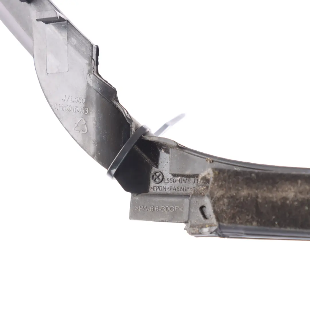 Striscia Protezione Cintura Porta Posteriore Sinistra per Land Rover L550 con numero di parte LR076577 Land Rover L550 Striscia Protezione Cintura Porta Posteriore Sinistra - SKU LR076577 - Numero di parte LR076577