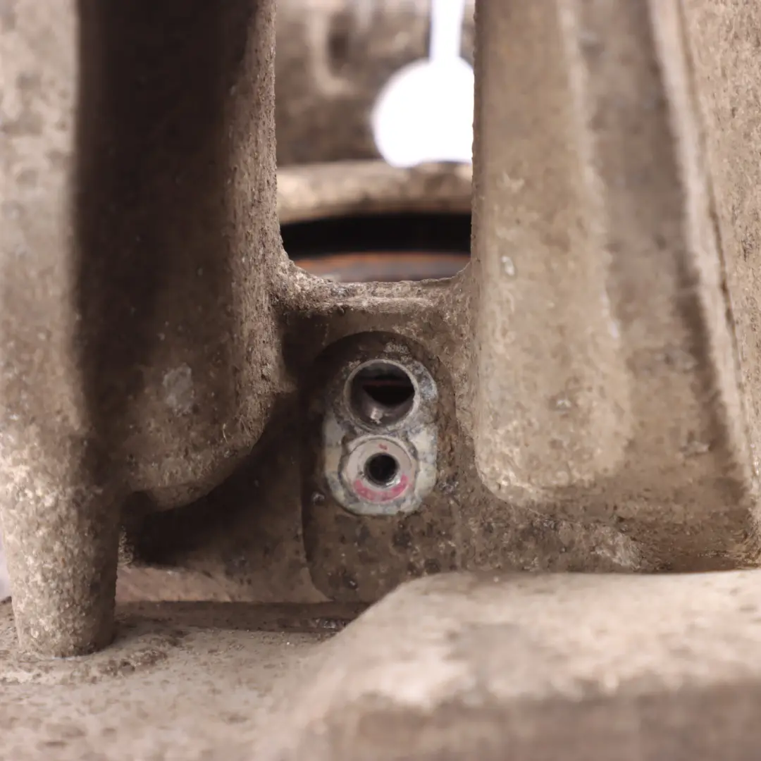 Hub Front Left N/S to Land Rover Discovery Sport L550 Wheel with Part number LR078178 Land Rover Discovery Sport L550 Wheel Hub Front Left N/S - SKU LR078178 - Part number LR078178