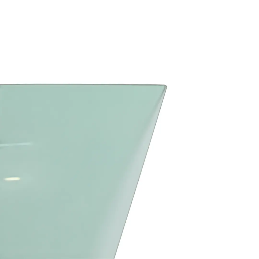 Door Window Glass Glazing Front Left N/S to Land Rover Discovery L550 with Part number LR080137 Land Rover Discovery L550 Door Window Glass Glazing Front Left N/S - SKU LR080137 - Part number LR080137