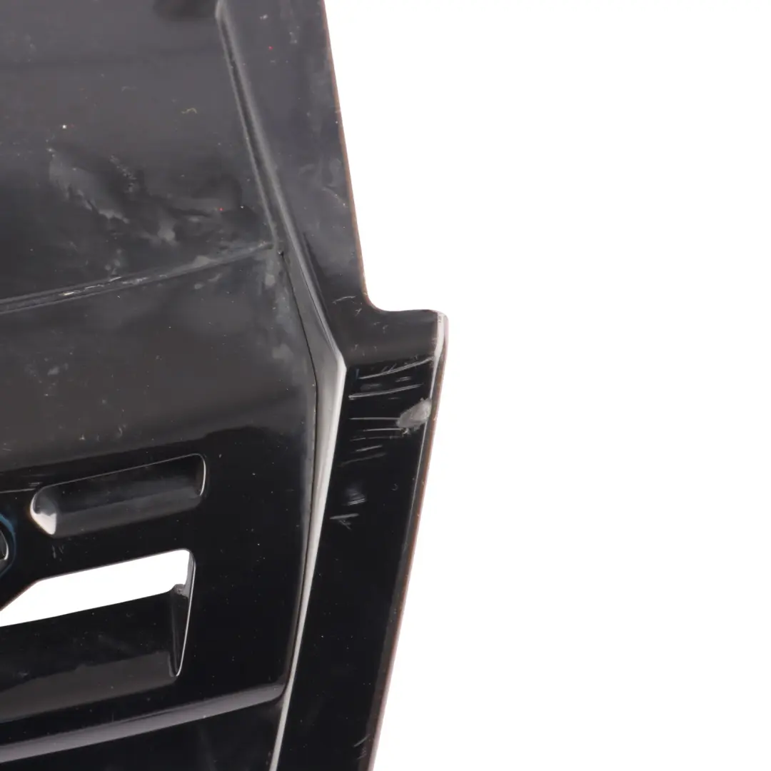 Radiator Panel Grille Santorini Black - 820 to Land Rover Discovery Sport L550 with Part number LR097951 Land Rover Discovery Sport L550 Radiator Panel Grille Santorini Black - 820 - SKU LR097951-SAB - Part number LR097951