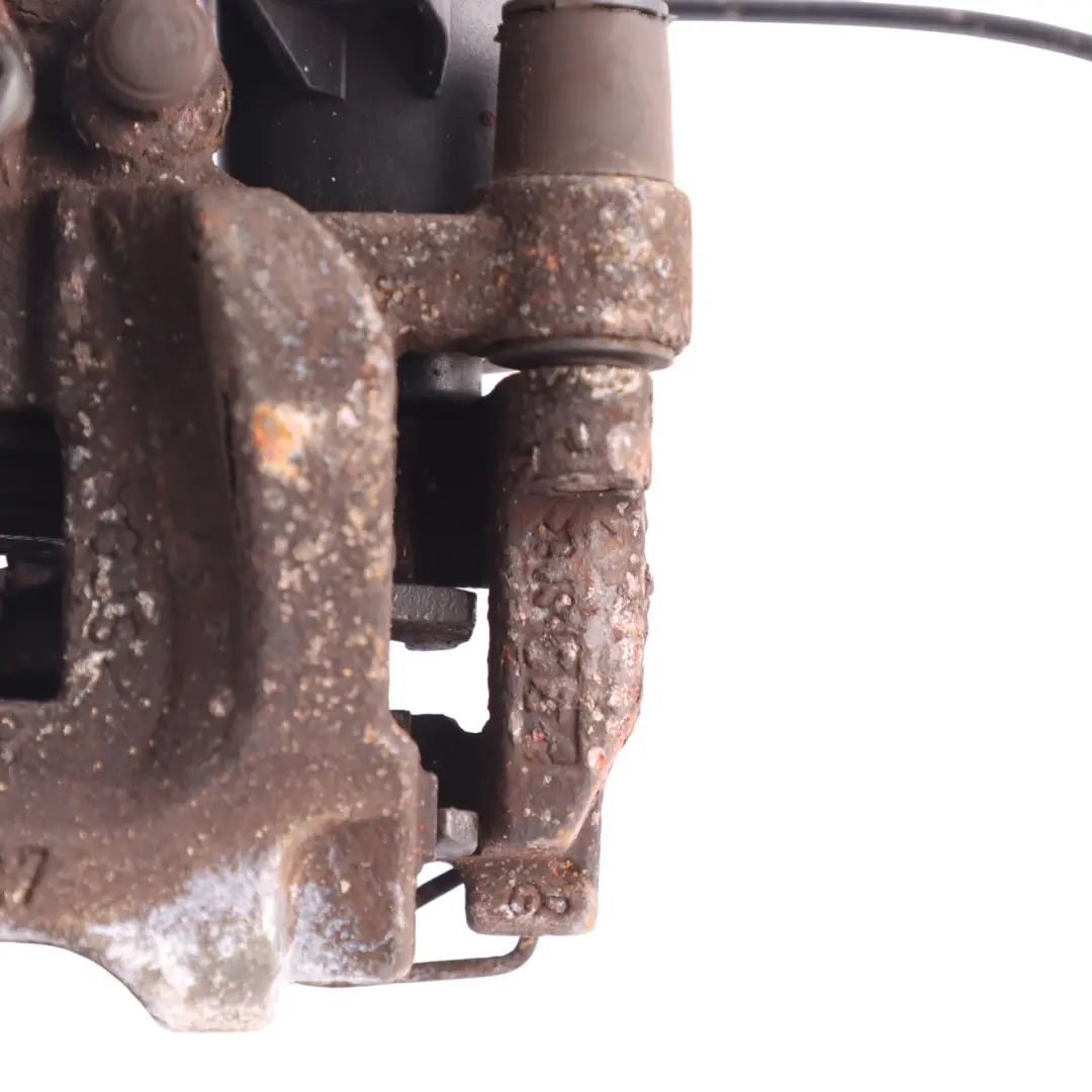 Brake Caliper Right O/S FK72-2552-AB to Land Rover Discovery Sport L550 Rear with Part number LR113706 Land Rover Discovery Sport L550 Rear Brake Caliper Right O/S FK72-2552-AB - SKU LR113706 - Part number LR113706