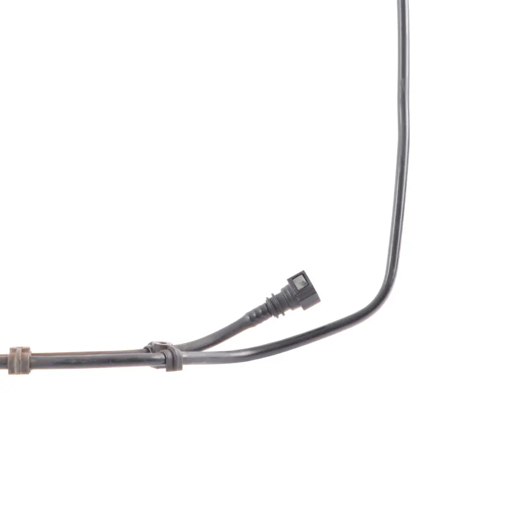 Cooling Hose Line Pipe Radiator to Land Rover Discovery 3 L319 with Part number PIH500040 Land Rover Discovery 3 L319 Cooling Hose Line Pipe Radiator - SKU PIH500040 - Part number PIH500040