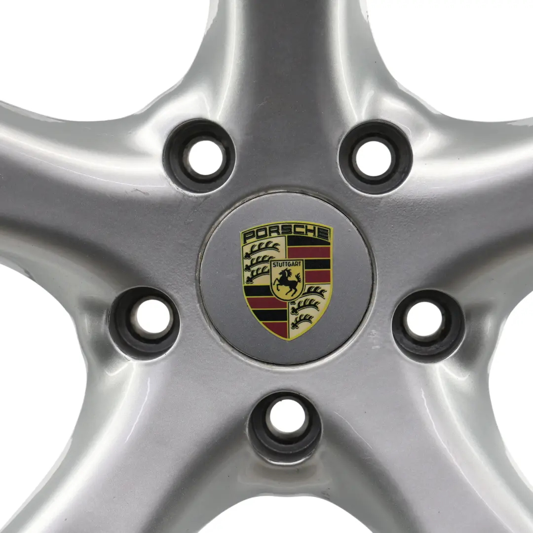 Jante En Alliage Argentée 22" 10J ET:55 VIA pour Porsche Cayenne 9PA à propos du numéro de pièce PORSCHE-VIA-22 Porsche Cayenne 9PA Jante En Alliage Argentée 22" 10J ET:55 VIA - SKU PORSCHE-VIA-22-1 - Numéro de pièce PORSCHE-VIA-22