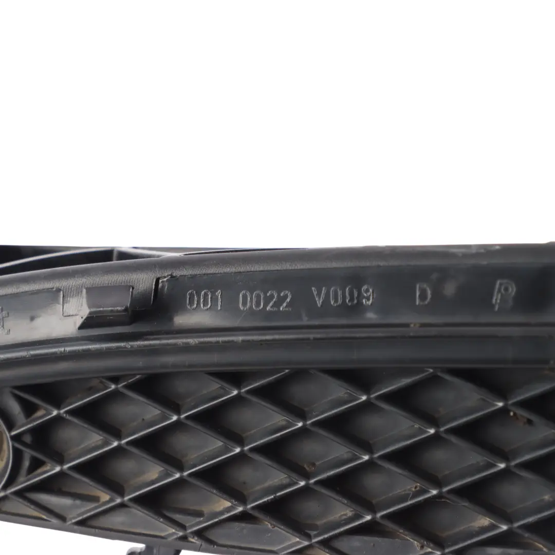 W452 Roadster Rear Bumper Bracket Support Mount Right O/S to Smart with Part number Q0010022V009 Smart W452 Roadster Rear Bumper Bracket Support Mount Right O/S - SKU Q0010022V009 - Part number Q0010022V009