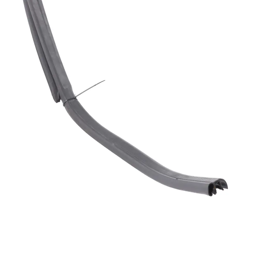 W452 Soft Top Seal Gasket Rubber Front Right O/S 0017060 to Smart Roadster with Part number Q0017060V004 Smart Roadster W452 Soft Top Seal Gasket Rubber Front Right O/S 0017060 - SKU Q0017060V004 - Part number Q0017060V004