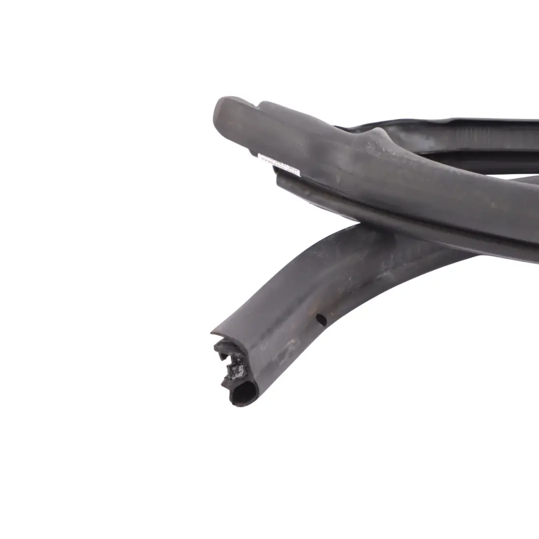 W452 Soft Top Seal Gasket Rubber Front Right O/S 0017060 to Smart Roadster with Part number Q0017060V004 Smart Roadster W452 Soft Top Seal Gasket Rubber Front Right O/S 0017060 - SKU Q0017060V004 - Part number Q0017060V004