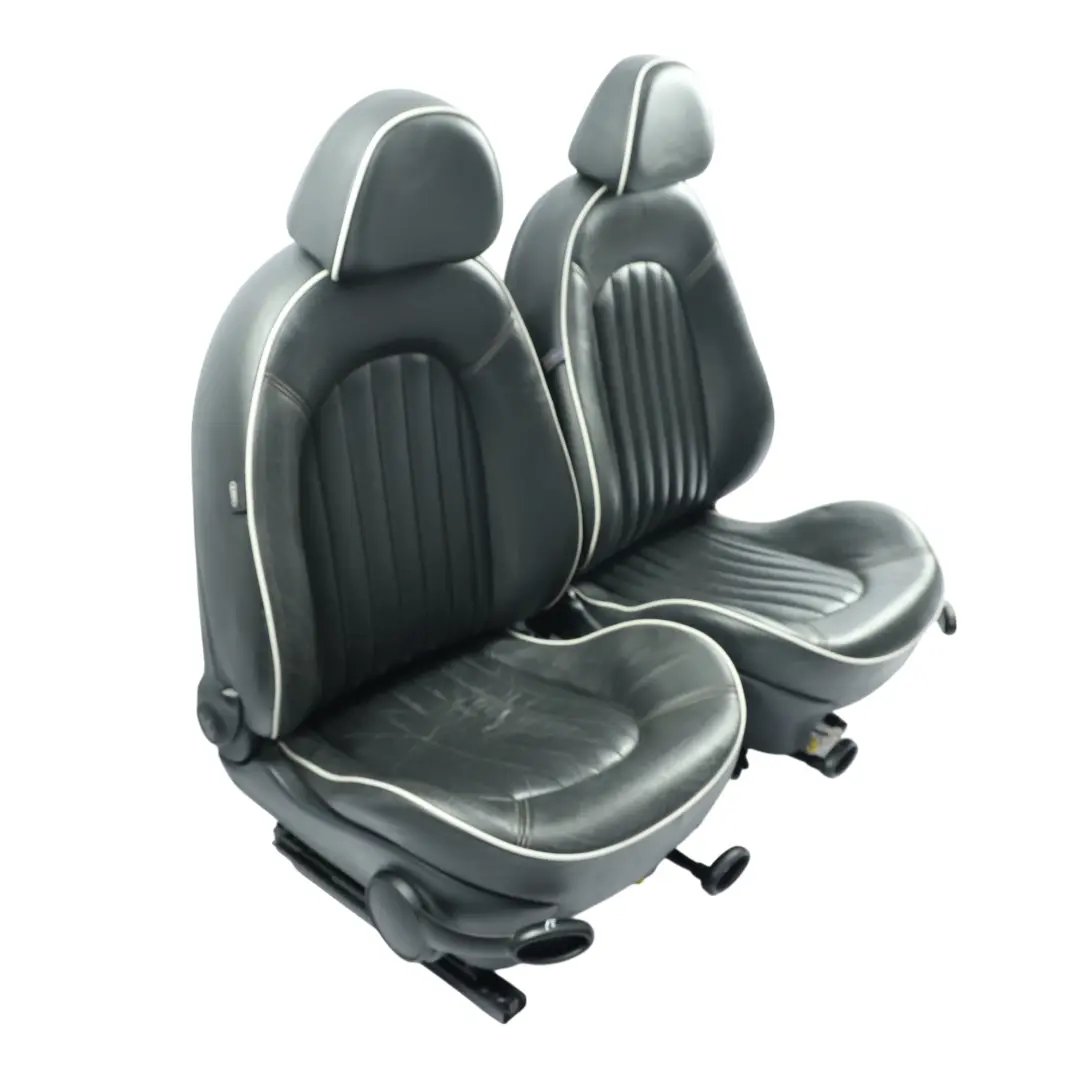 Fotele Skórzane Sport Sidewalk Przód Tył Komplet Zestaw do Mini R52 o numerze R52-SPORT-ENGLISH-LEATHER-SEATS-BLACK-SET-LNPN Mini R52 Fotele Skórzane Sport Sidewalk Przód Tył Komplet Zestaw - SKU R52-SPORT-ENGLISH-LEATHER-SEATS-BLACK-SET-LNPN - Numer Części R52-SPORT-ENGLISH-LEATHER-SEATS-BLACK-SET-LNPN