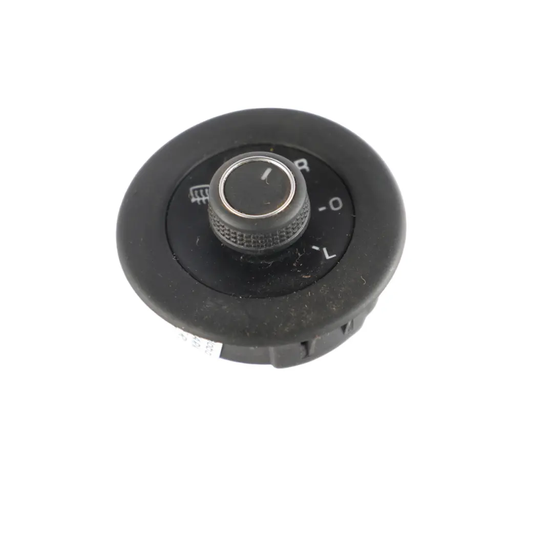 Mk3 Wing Mirror Heating Switch Control Regulator Knob to VW Scirocco with Part number 1KA959565C VW Scirocco Mk3 Wing Mirror Heating Switch Control Regulator Knob - SKU RHD-1KA959565C - Part number 1KA959565C