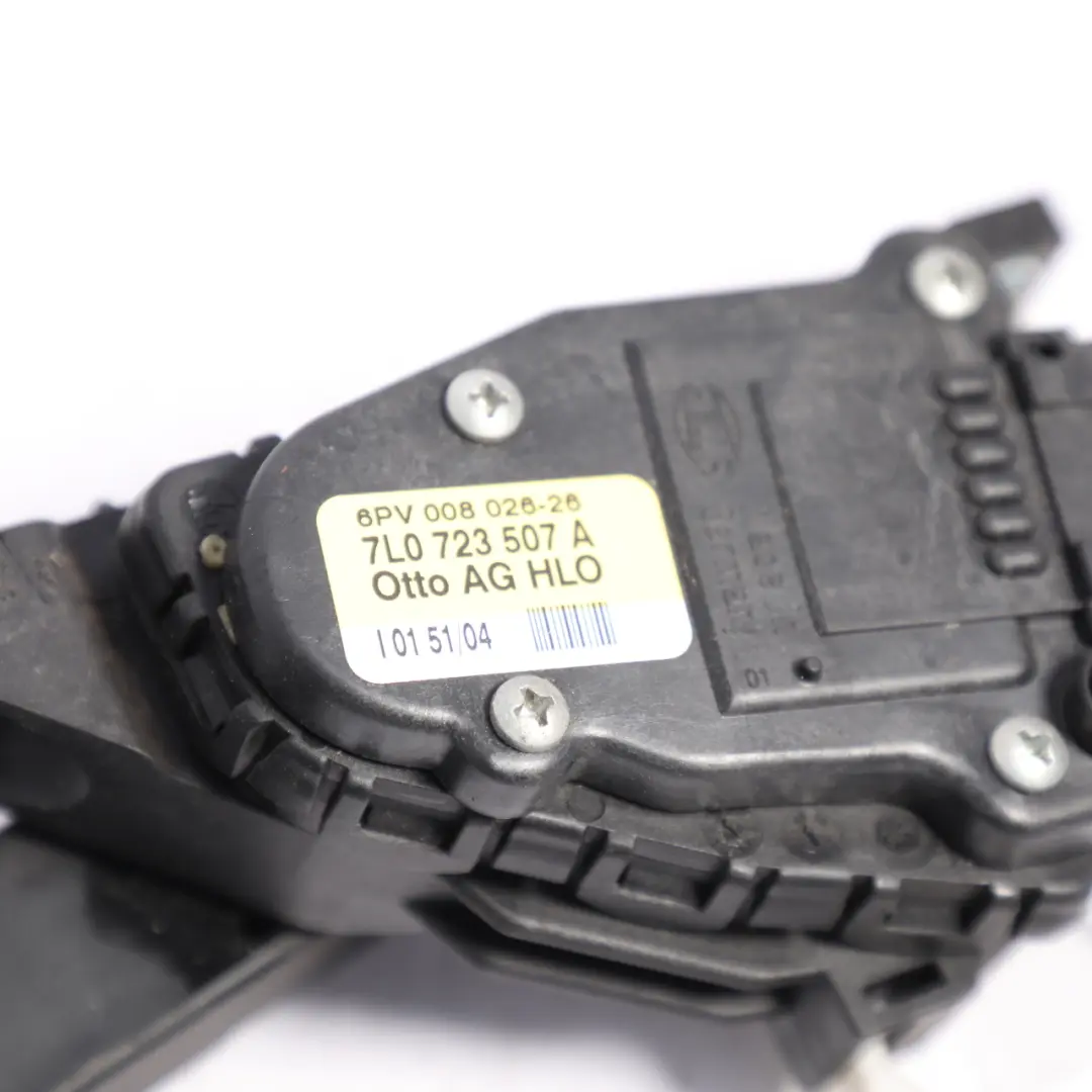 Throttle Pedal Accelerator Gas Pedal Assembly to Porsche Cayenne 955 9PA with Part number 7L0723507A Porsche Cayenne 955 9PA Throttle Pedal Accelerator Gas Pedal Assembly - SKU RHD-7L0723507A - Part number 7L0723507A