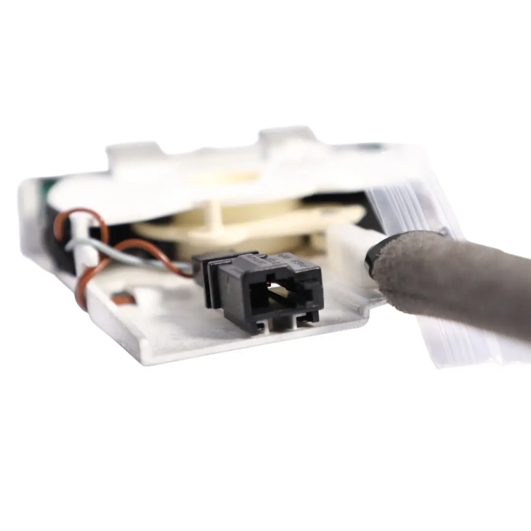 7L Dashboard Air Vent Adjusting Wheel Right O/S to Volkswagen VW Touareg with Part number 7L6819765J Volkswagen VW Touareg 7L Dashboard Air Vent Adjusting Wheel Right O/S - SKU RHD-7L6819765J - Part number 7L6819765J