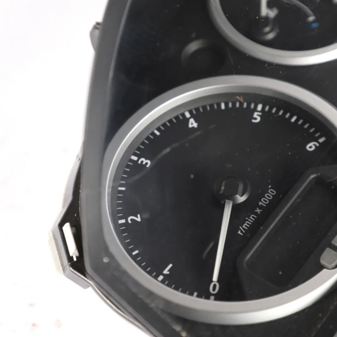 Mk3 Instrument Cluster Speedo Diesel Automatic 8H2210849BA to Land Rover Discovery with Part number 8H22-10849-BA Land Rover Discovery Mk3 Instrument Cluster Speedo Diesel Automatic 8H2210849BA - SKU RHD-8H22-10849-BA - Part number 8H22-10849-BA