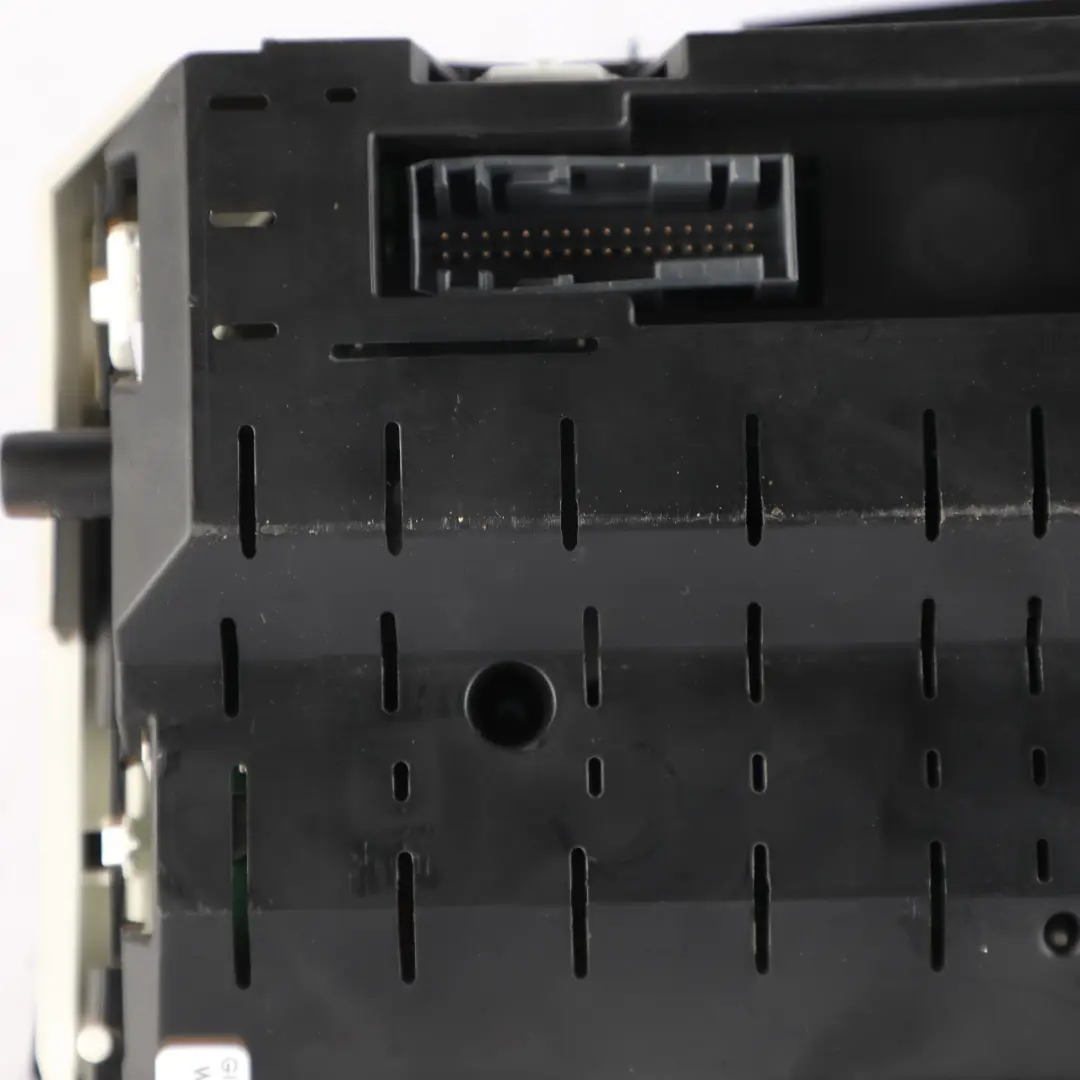 Instrument Cluster Diesel Automatic to Land Rover Discovery 4 L319 with Part number AH22-10849-DH Land Rover Discovery 4 L319 Instrument Cluster Diesel Automatic - SKU RHD-AH22-10849-DH - Part number AH22-10849-DH