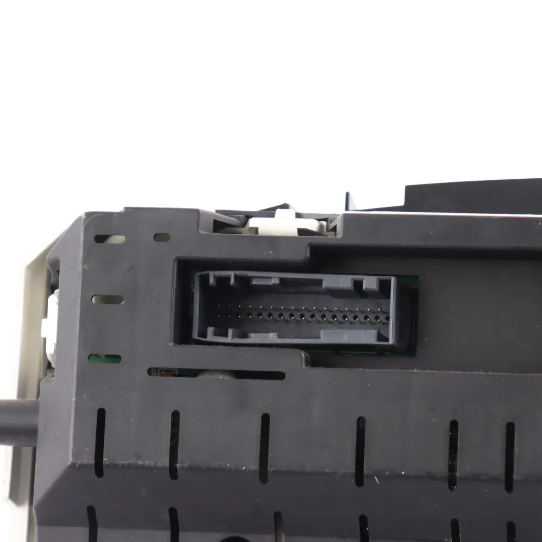 Instrument Cluster Diesel Automatic to Land Rover Discovery L319 with Part number CH22-10849-DD Land Rover Discovery L319 Instrument Cluster Diesel Automatic - SKU RHD-CH22-10849-DD - Part number CH22-10849-DD