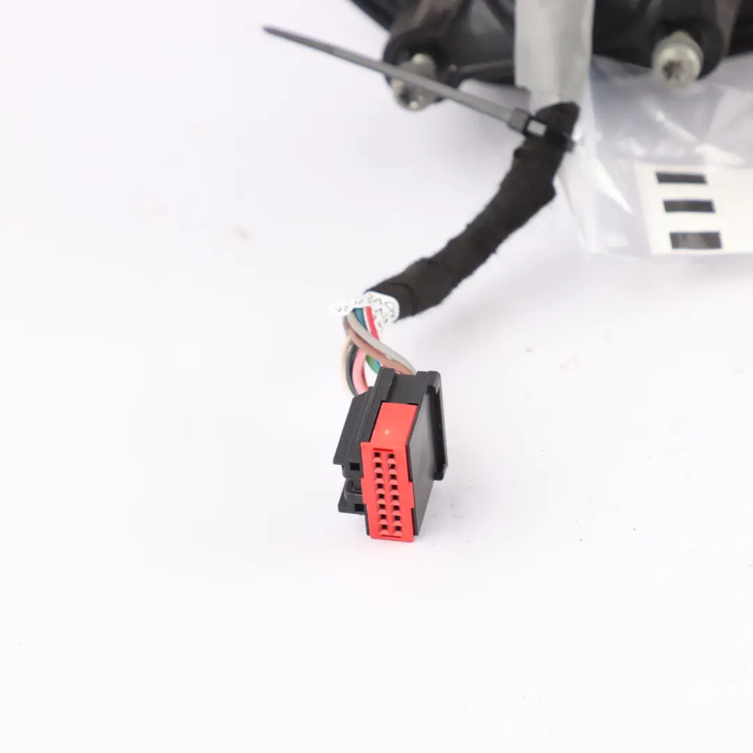 Wing Mirror Door Right O/S to Land Rover Discovery IV L319 with Part number LR041880 Land Rover Discovery IV L319 Wing Mirror Door Right O/S - SKU RHD-LR041880 - Part number LR041880