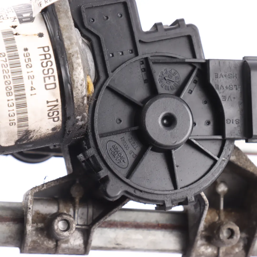 Front Windshield Wiper Motor Mechanism to Land Rover Discovery 3 L319 with Part number LR075582 Land Rover Discovery 3 L319 Front Windshield Wiper Motor Mechanism - SKU RHD-LR075582 - Part number LR075582