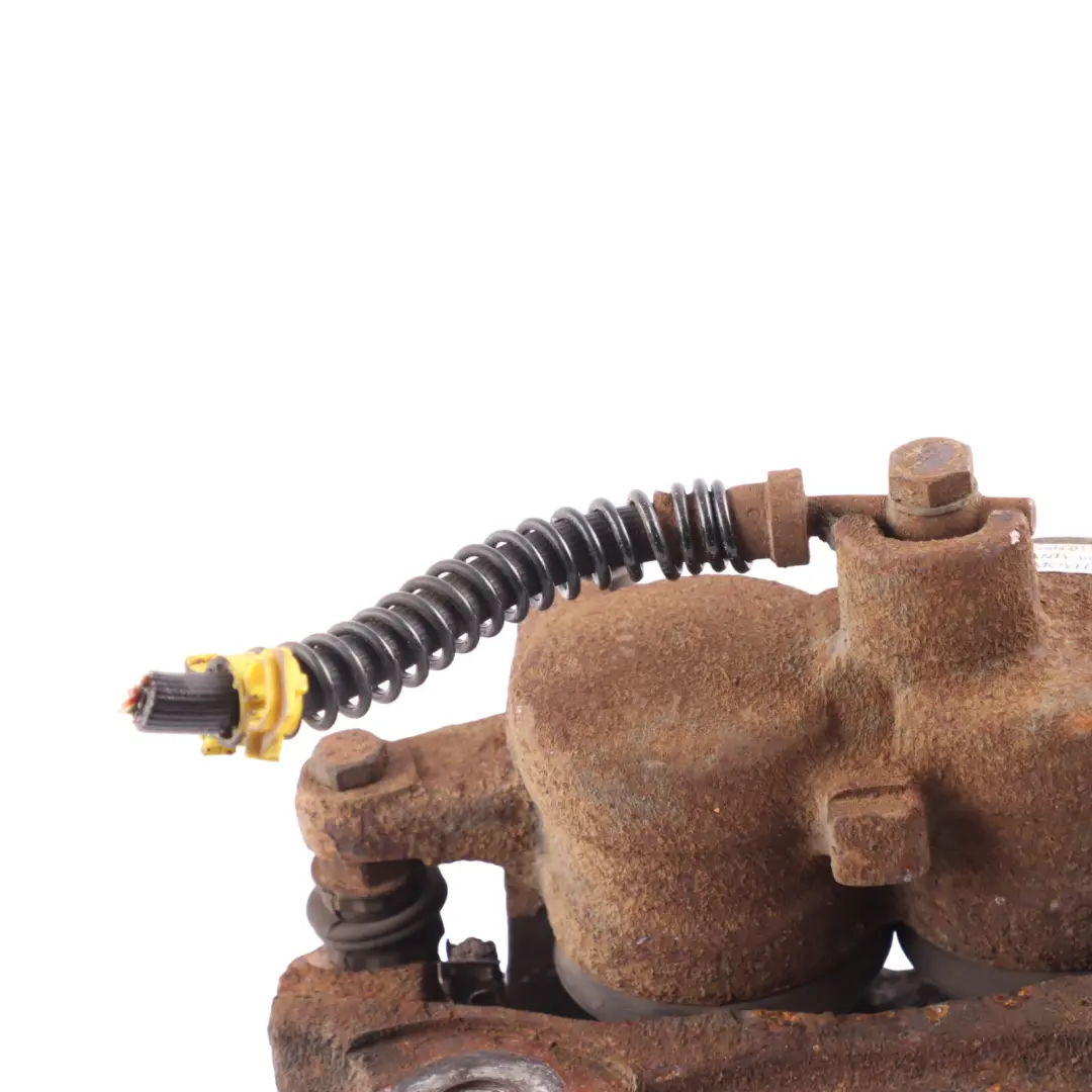 Brake Caliper Front Right O/S to Land Rover Discovery L319 with Part number SEG500040 Land Rover Discovery L319 Brake Caliper Front Right O/S - SKU SEG500040 - Part number SEG500040