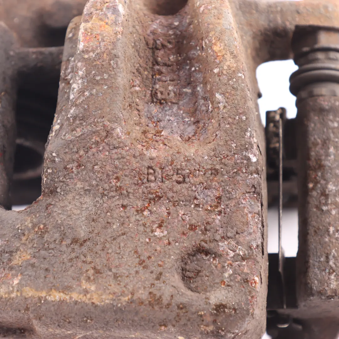 Brake Caliper Front Left N/S to Land Rover Discovery L319 with Part number SEG500050 Land Rover Discovery L319 Brake Caliper Front Left N/S - SKU SEG500050 - Part number SEG500050