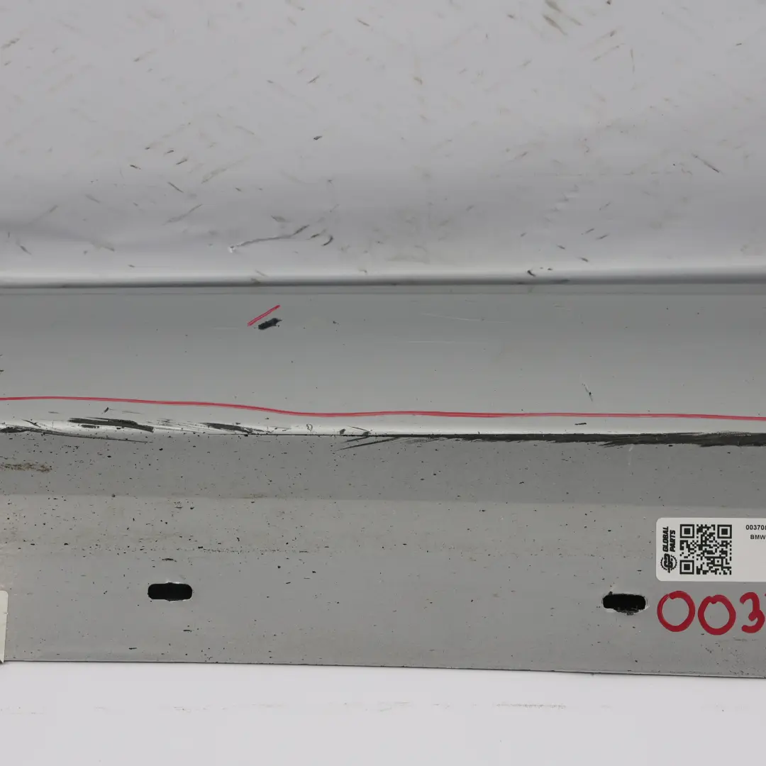 Próg Lewy Listwa Progowa Nakładka Titansilber Metalik - 354 do BMW E90 LCI o numerze 0037059 BMW E90 LCI Próg Lewy Listwa Progowa Nakładka Titansilber Metalik - 354 - SKU 0037059-TS - Numer Części 0037059