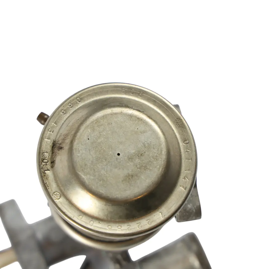 Volkswagen Touareg 7L Motore EGR Tubo Valvola Flangia 3.2 BMV Benzina - SKU 022131101B - Numero di parte 022131101B