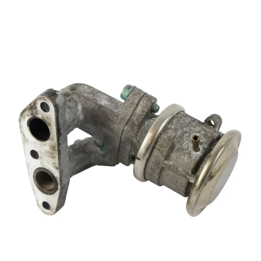 Volkswagen Touareg 7L Bride Vanne EGR Moteur 3.2 Essence BMV - SKU 022131101B - Numéro de pièce 022131101B