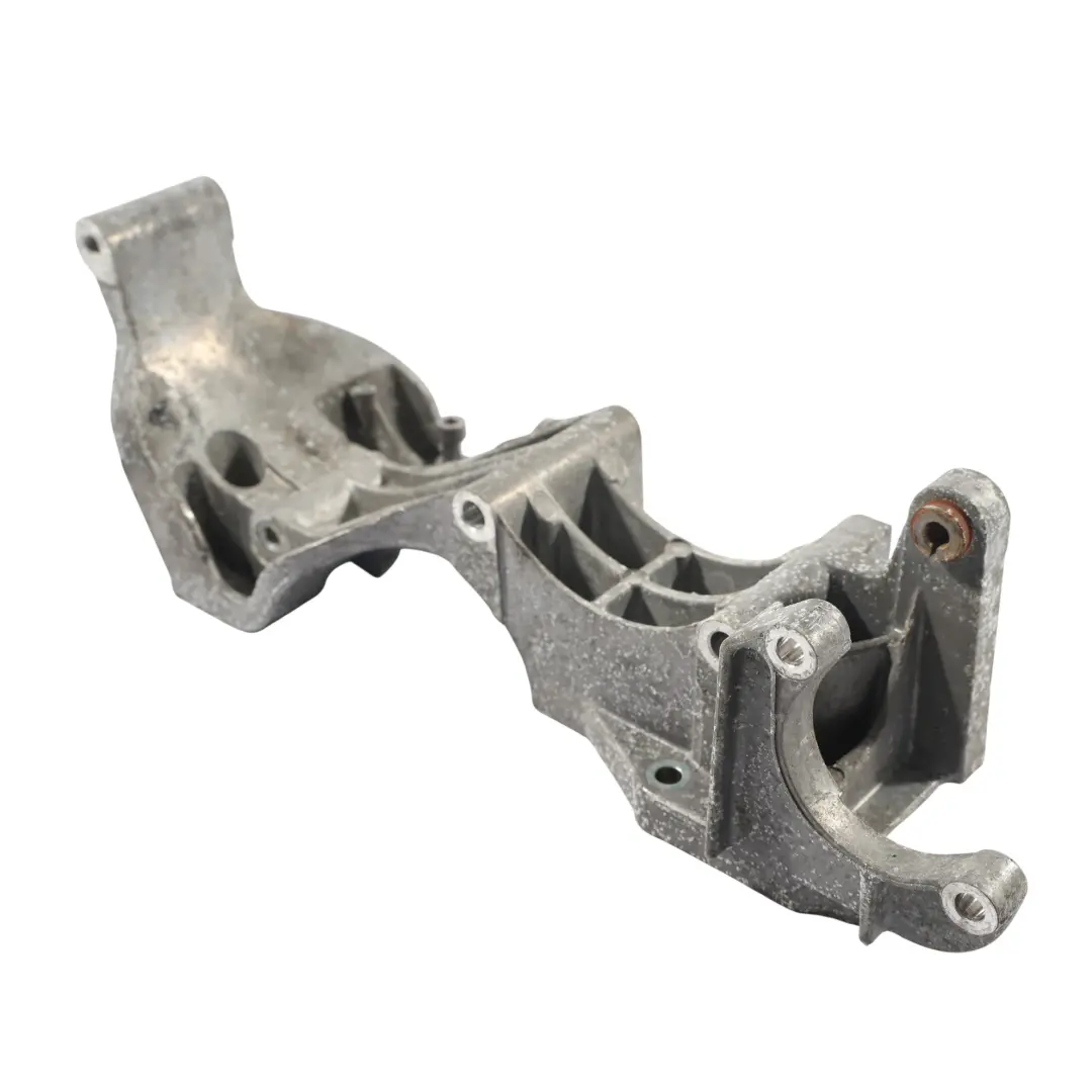 8N Uchwyt Alternatora 3.2 do Audi TT o numerze 022260087D Audi TT 8N Uchwyt Alternatora 3.2 - SKU 022260087D - Numer Części 022260087D