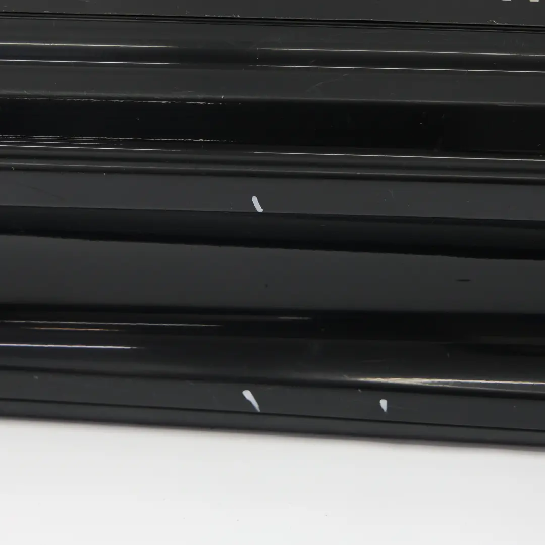 Porta Sinistra Gonna Laterale Midnight Black Metallic - A94 per Mini R56 R57 JCW con numero di parte 0404115 Mini R56 R57 JCW Porta Sinistra Gonna Laterale Midnight Black Metallic - A94 - SKU 0404115-MNB - Numero di parte 0404115