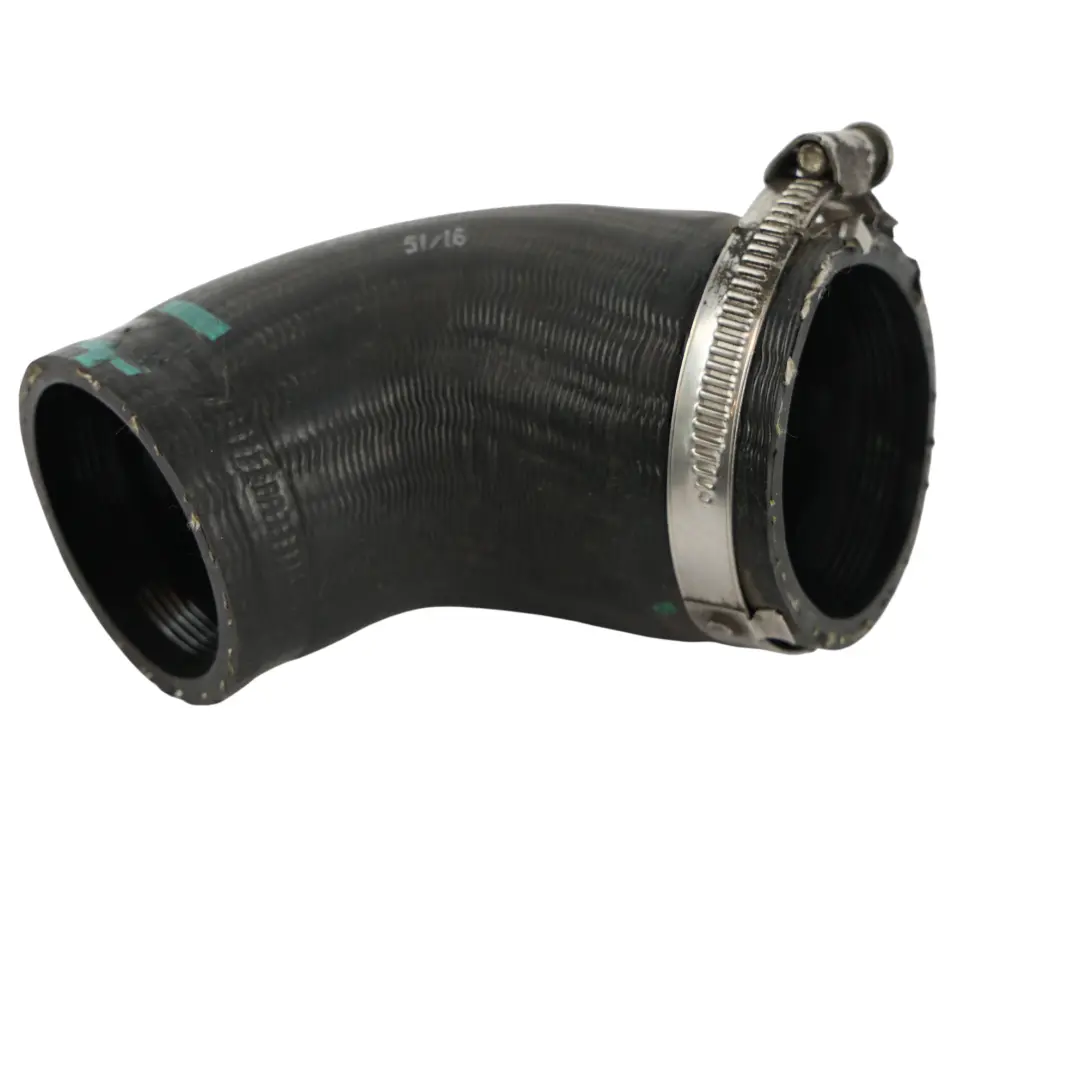 Tubo Flesibile Ingreso Del Refrigeratore Intercooler per VW Transporter T6 con numero di parte 04L145822 VW Transporter T6 Tubo Flesibile Ingreso Del Refrigeratore Intercooler - SKU 04L145822 - Numero di parte 04L145822