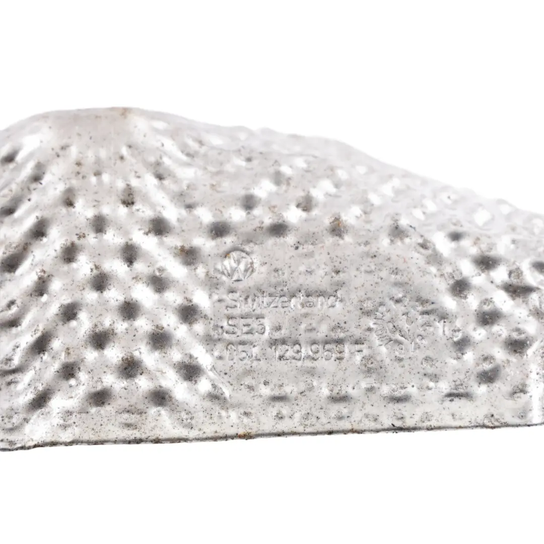 Osłona Termiczna Głowicy Silnika 2.0 TDI do Audi A5 F5 o numerze 05L129969F Audi A5 F5 Osłona Termiczna Głowicy Silnika 2.0 TDI - SKU 05L129969F - Numer Części 05L129969F