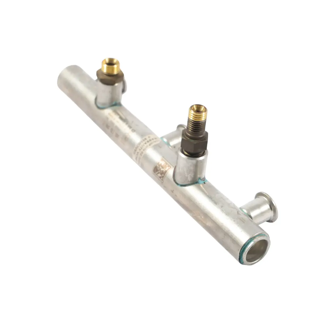 Rampa Carburante Destra per Audi A4 A6 A8 con numero di parte 06E130090C Audi A4 A6 A8 Rampa Carburante Destra - SKU 06E130090C - Numero di parte 06E130090C