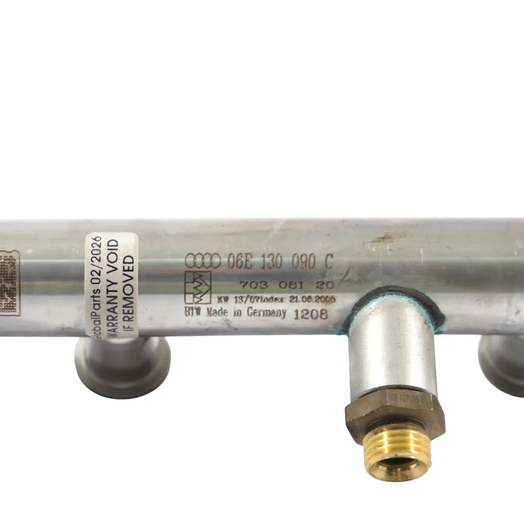 Rampa Carburante Destra per Audi A4 A6 A8 con numero di parte 06E130090C Audi A4 A6 A8 Rampa Carburante Destra - SKU 06E130090C - Numero di parte 06E130090C