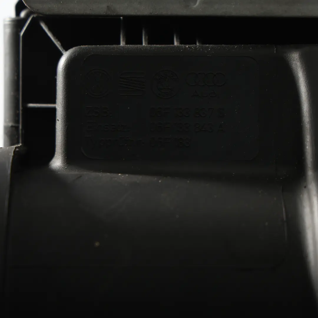 Panel Aislante Cubierta Superior Motor 2.0 TFSI para Audi A3 8P TT 8J con número de pieza 06F133837AF Audi A3 8P TT 8J Panel Aislante Cubierta Superior Motor 2.0 TFSI - SKU 06F133837AF-1 - Número de pieza 06F133837AF