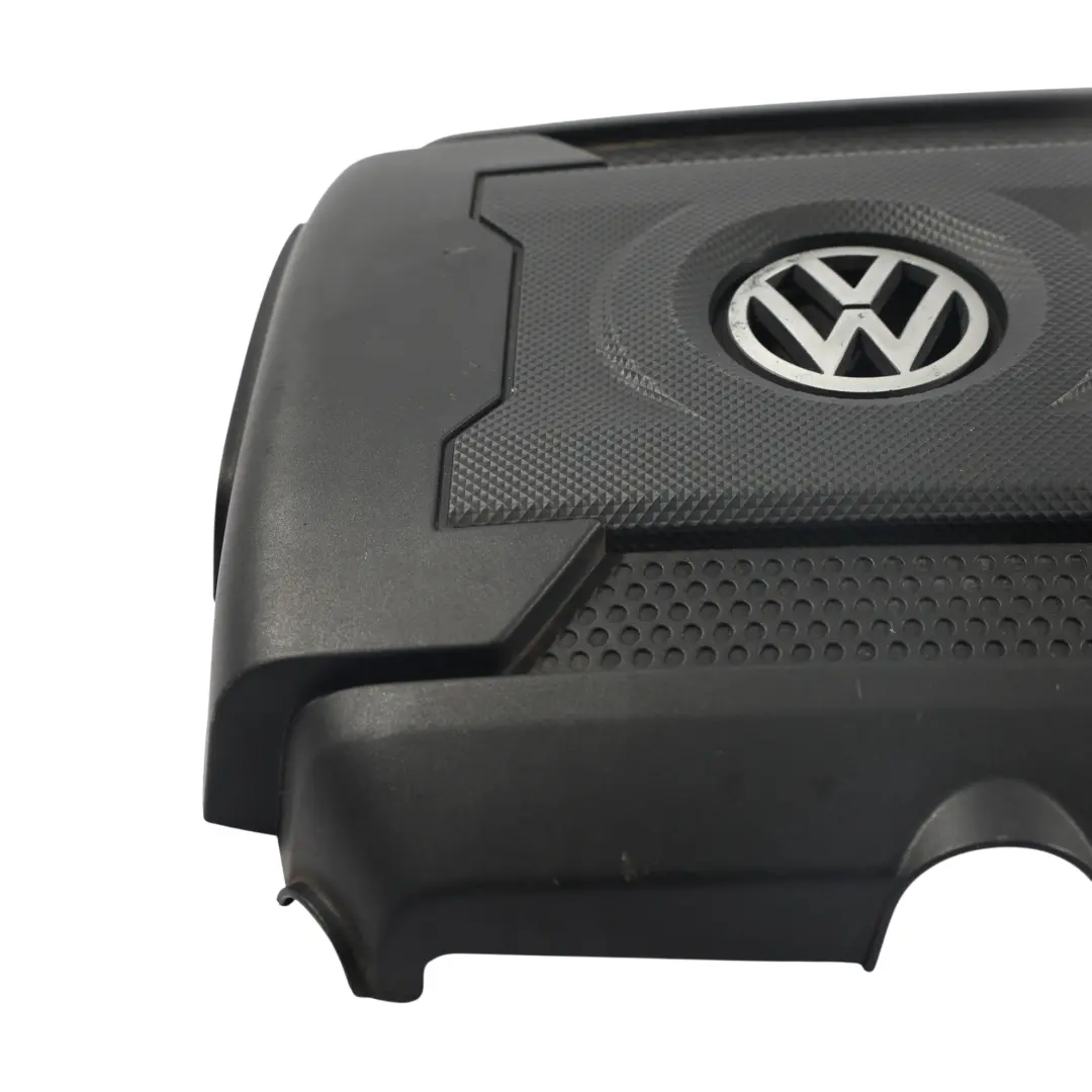 Tapa Superior Motor Gasolina 2.0 TSI para Volkswagen Golf Mk7 con número de pieza 06K103925BP Volkswagen Golf Mk7 Tapa Superior Motor Gasolina 2.0 TSI - SKU 06K103925BP - Número de pieza 06K103925BP