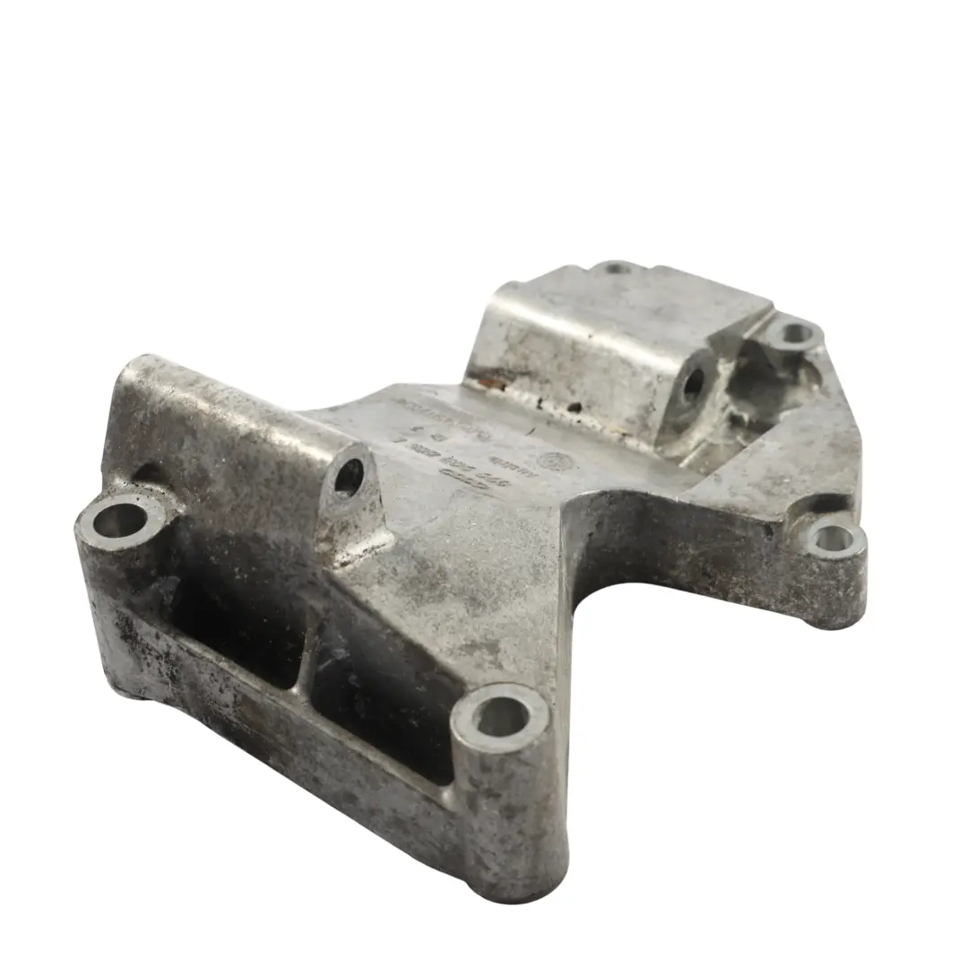 Alternador Soporte para Audi A4 B8 S5 8T 4.2 FSI con número de pieza 079903805E Audi A4 B8 S5 8T 4.2 FSI Alternador Soporte - SKU 079903805E - Número de pieza 079903805E