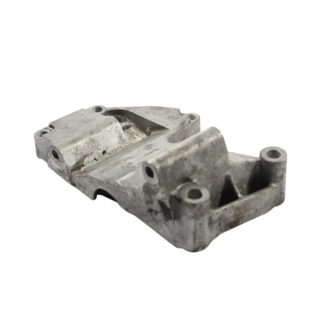 Alternador Soporte para Audi A4 B8 S5 8T 4.2 FSI con número de pieza 079903805E Audi A4 B8 S5 8T 4.2 FSI Alternador Soporte - SKU 079903805E - Número de pieza 079903805E