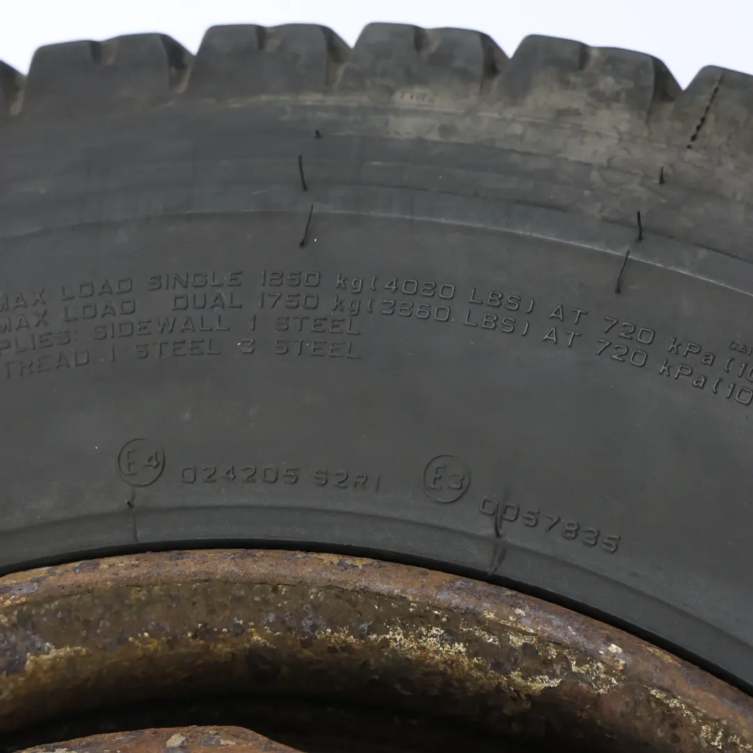 Opona Pirelli TR85 225/75 Felga Stalowa 17,5" 6J do o numerze 15544 Opona Pirelli TR85 225/75 Felga Stalowa 17,5" 6J - SKU 15544-1 - Numer Części 15544