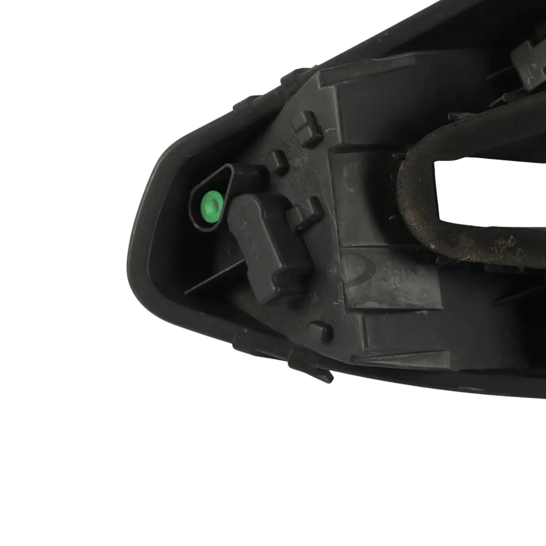 Support Douille Ampoule Feu Arrière Gauche pour Peugeot 308 à propos du numéro de pièce 1606959280 Peugeot 308 Support Douille Ampoule Feu Arrière Gauche - SKU 1606959280 - Numéro de pièce 1606959280