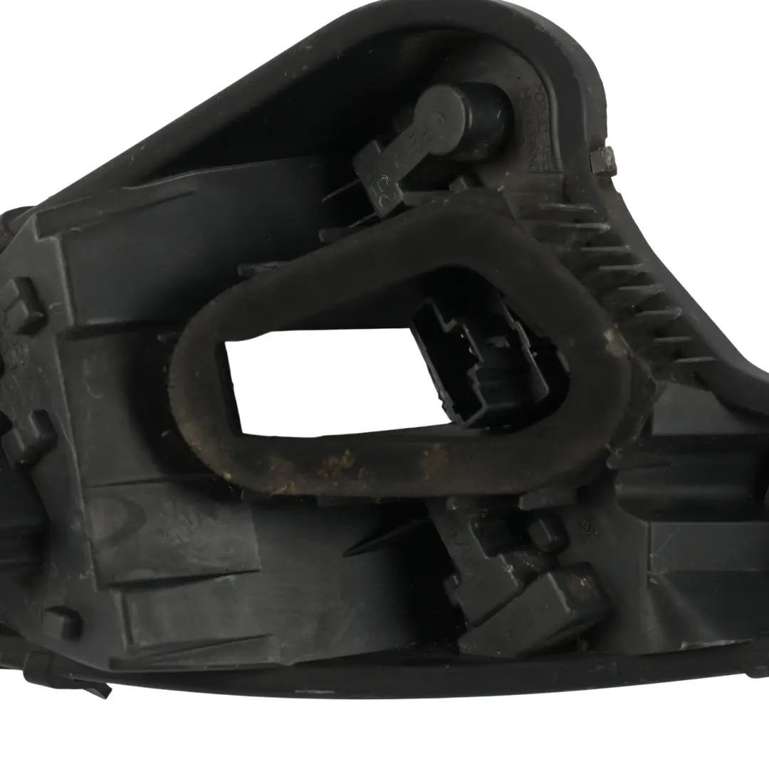 Support Douille Ampoule Feu Arrière Gauche pour Peugeot 308 à propos du numéro de pièce 1606959280 Peugeot 308 Support Douille Ampoule Feu Arrière Gauche - SKU 1606959280 - Numéro de pièce 1606959280