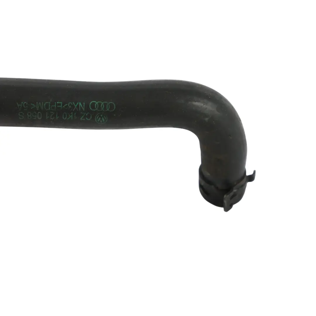 Mk5 Oil Cooler Tubo Flessibile Linea Tubo 1.6 Benzina per Audi A3 8P Golf con numero di parte 1K0121058S Audi A3 8P Golf Mk5 Oil Cooler Tubo Flessibile Linea Tubo 1.6 Benzina - SKU 1K0121058S - Numero di parte 1K0121058S