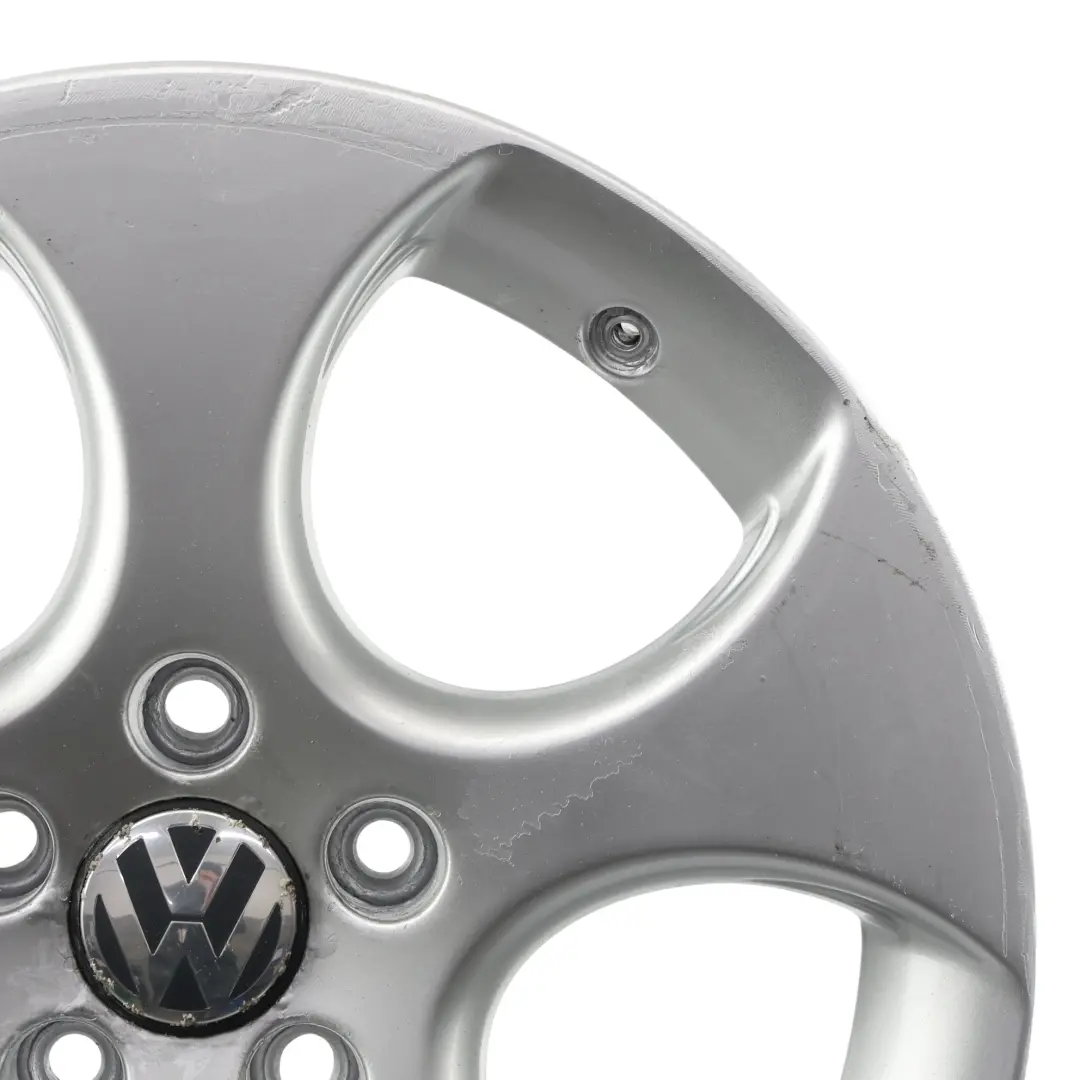 Mk5 GTI Argento Cerchio in lega 17" ET:51 7.5J per VW Volkswagen Golf con numero di parte 1K0601025AC VW Volkswagen Golf Mk5 GTI Argento Cerchio in lega 17" ET:51 7.5J - SKU 1K0601025AC-1 - Numero di parte 1K0601025AC