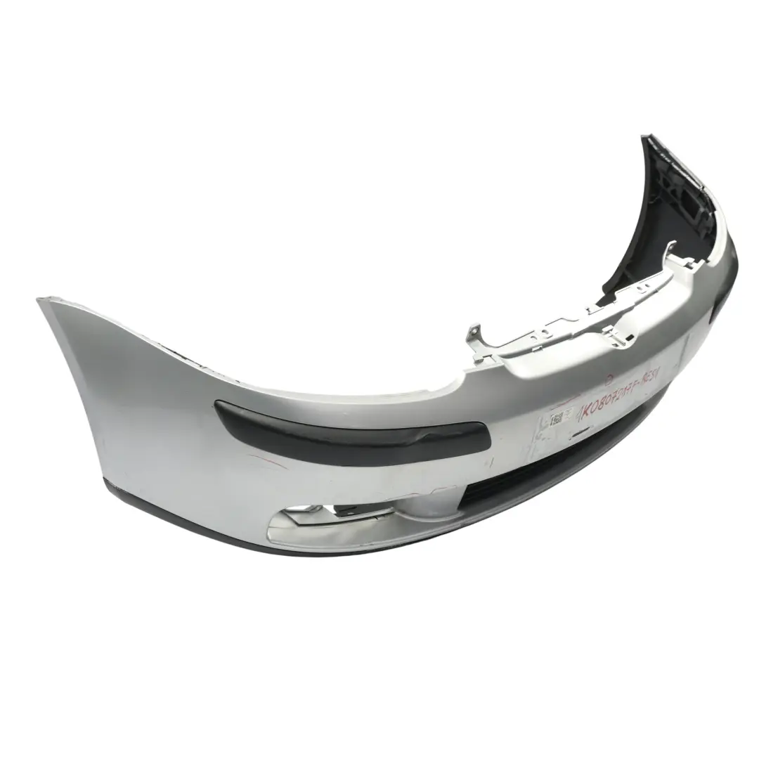 Mk5 Zderzak Przedni Przód Reflex Silver Metalik - A7W do Volkswagen VW Golf o numerze 1K0807217F Volkswagen VW Golf Mk5 Zderzak Przedni Przód Reflex Silver Metalik - A7W - SKU 1K0807217F-RES1 - Numer Części 1K0807217F