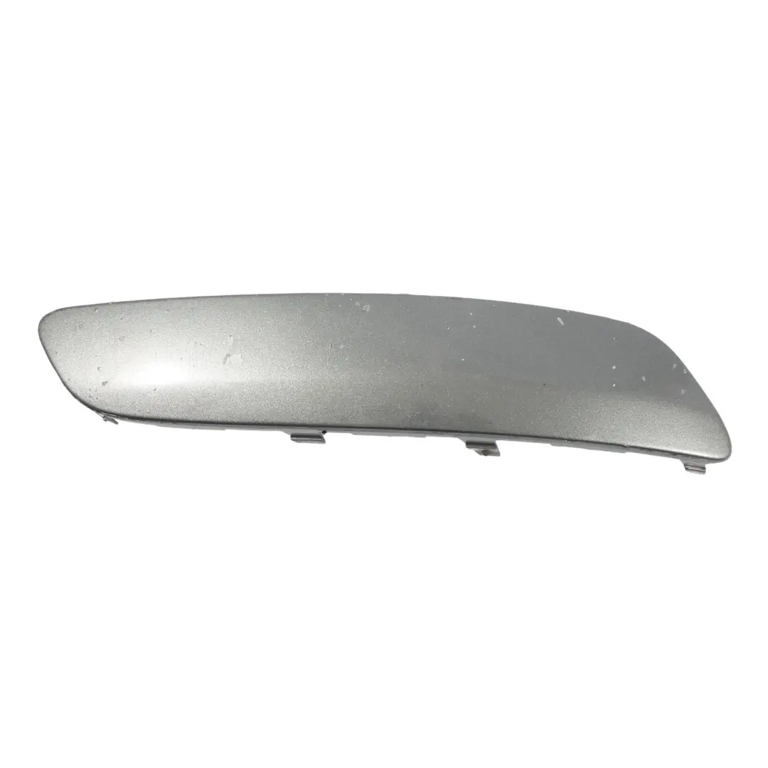 Mk5 Modanatura Paraurti Anteriore Destro Grigio A7T per Volkswagen Golf con numero di parte 1K0807718B Volkswagen Golf Mk5 Modanatura Paraurti Anteriore Destro Grigio A7T - SKU 1K0807718B-UGR - Numero di parte 1K0807718B
