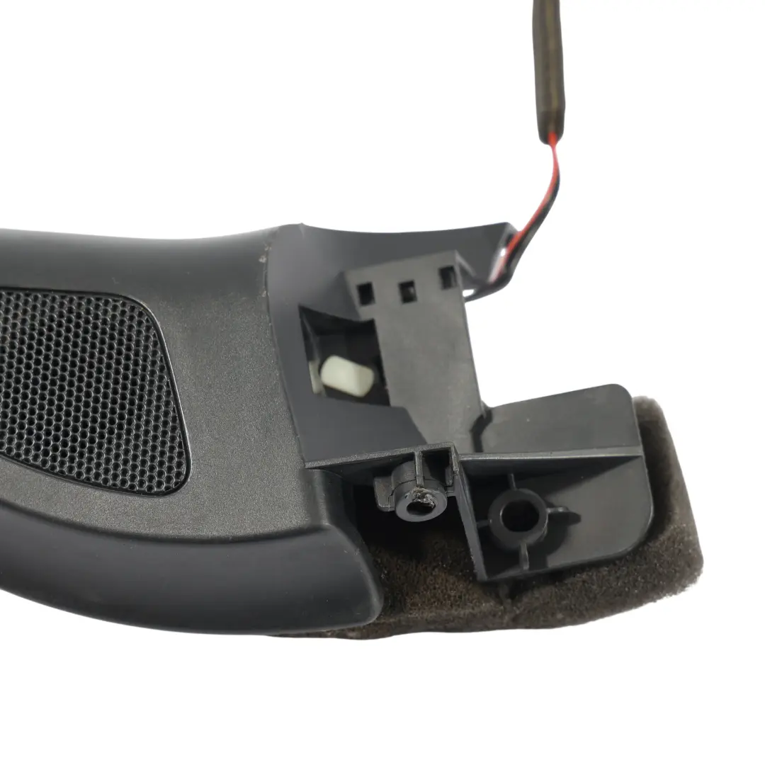 Mk5 Tweeter Altavoz Triángulo Cubierta Delantera Derecha para VW Golf con número de pieza 1K0837974M VW Golf Mk5 Tweeter Altavoz Triángulo Cubierta Delantera Derecha - SKU 1K0837974M - Número de pieza 1K0837974M