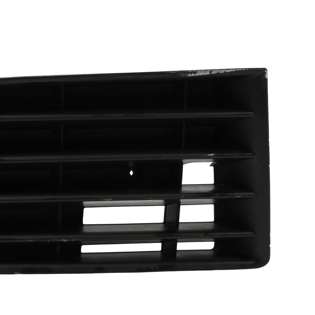 VW Volkswagen Golf Mk5 Cache Feu Antibrouillard Avant Droit - SKU 1K0853666 - Numéro de pièce 1K0853666